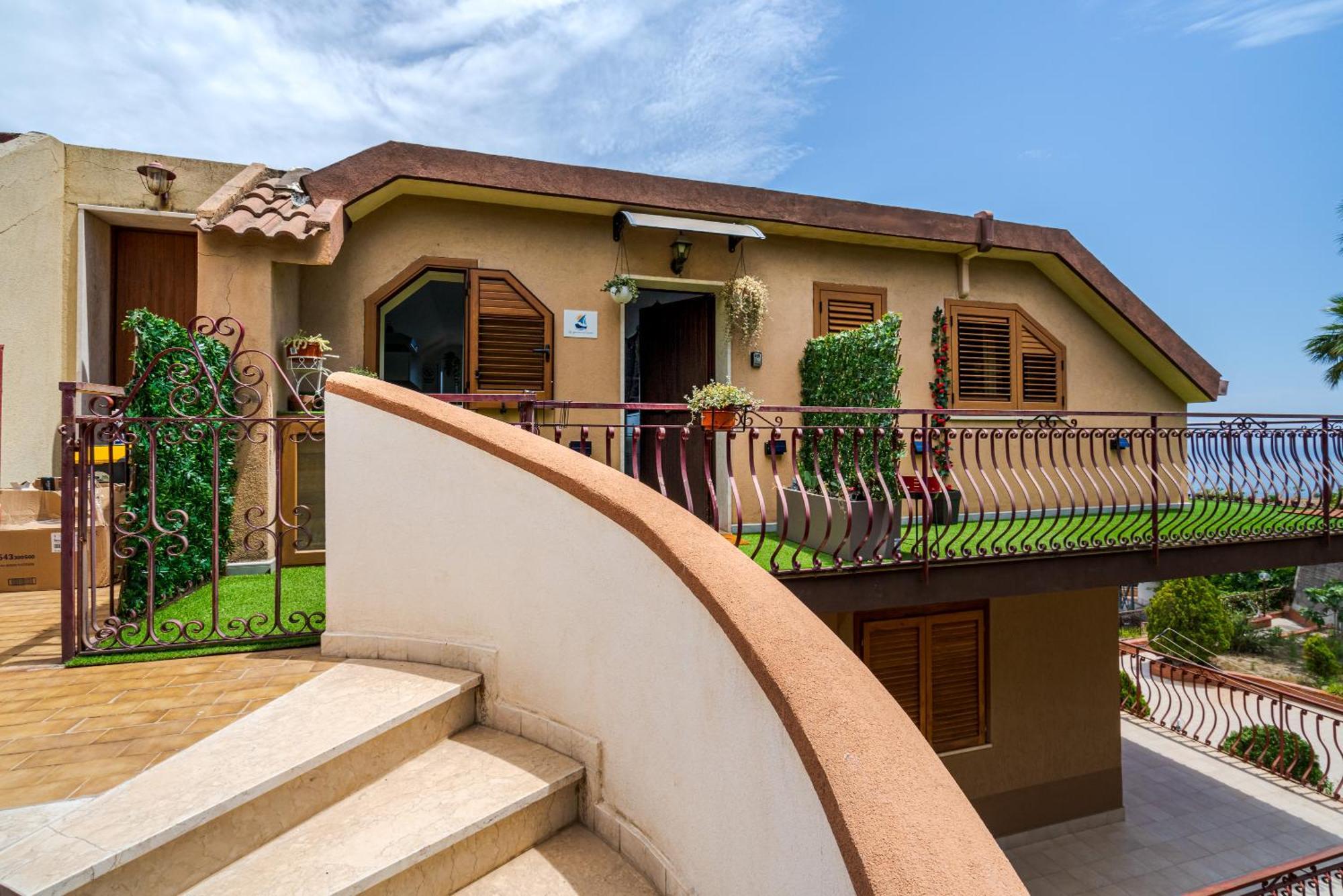 Apartamento La Goccia Sul Mare Letojanni Exterior foto