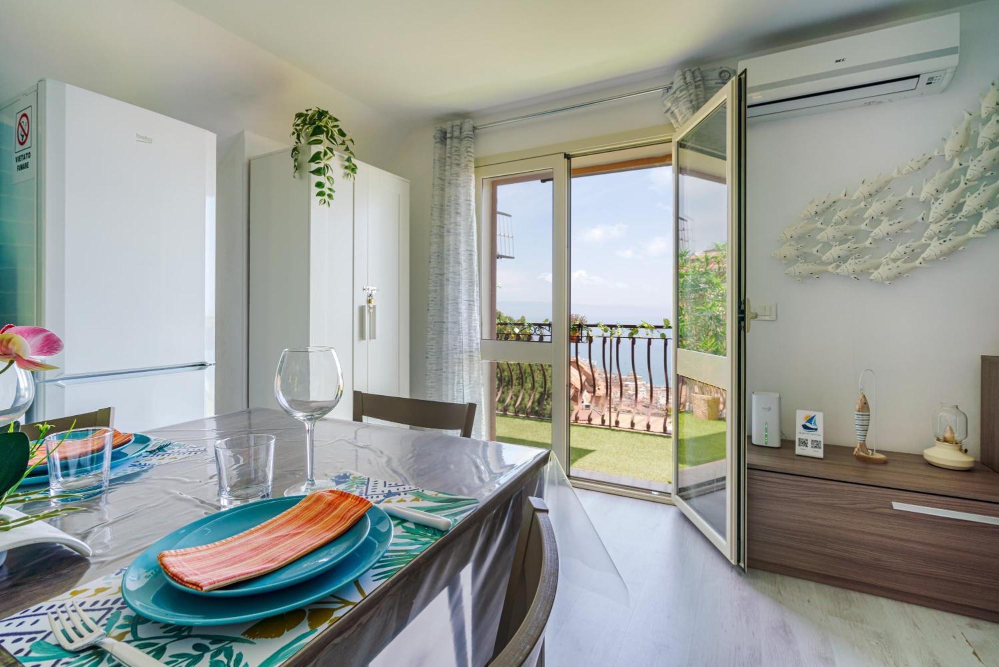 Apartamento La Goccia Sul Mare Letojanni Exterior foto