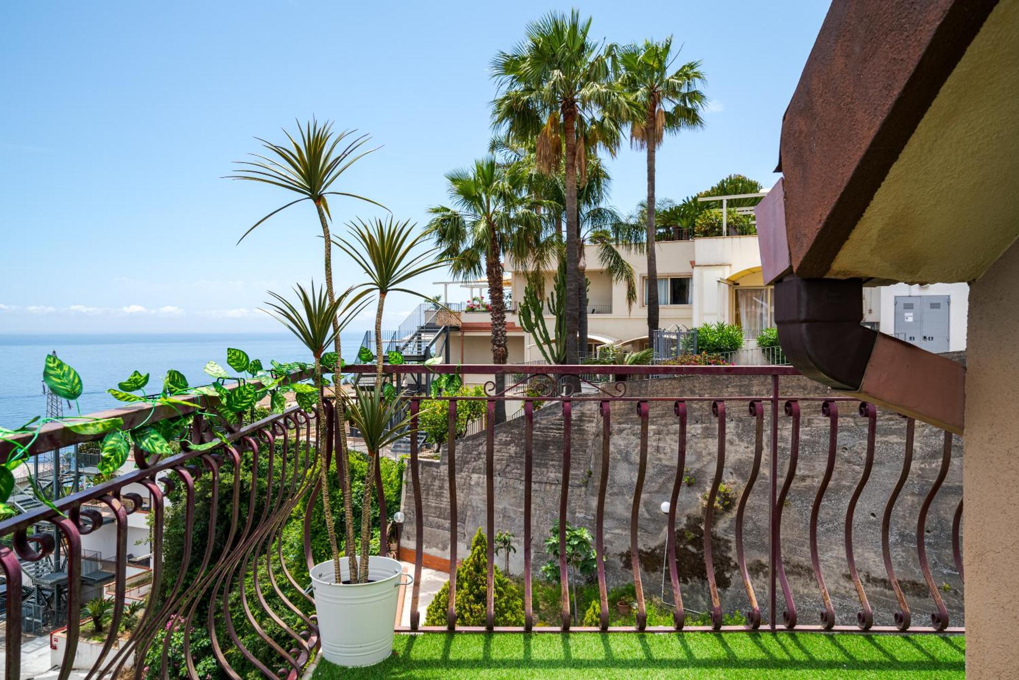 Apartamento La Goccia Sul Mare Letojanni Exterior foto