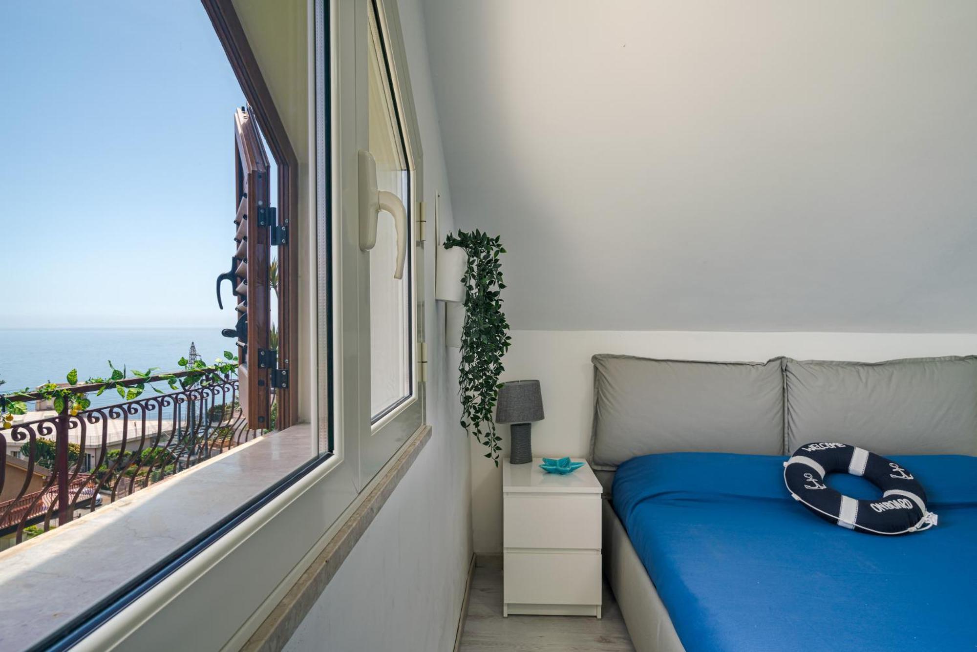 Apartamento La Goccia Sul Mare Letojanni Exterior foto