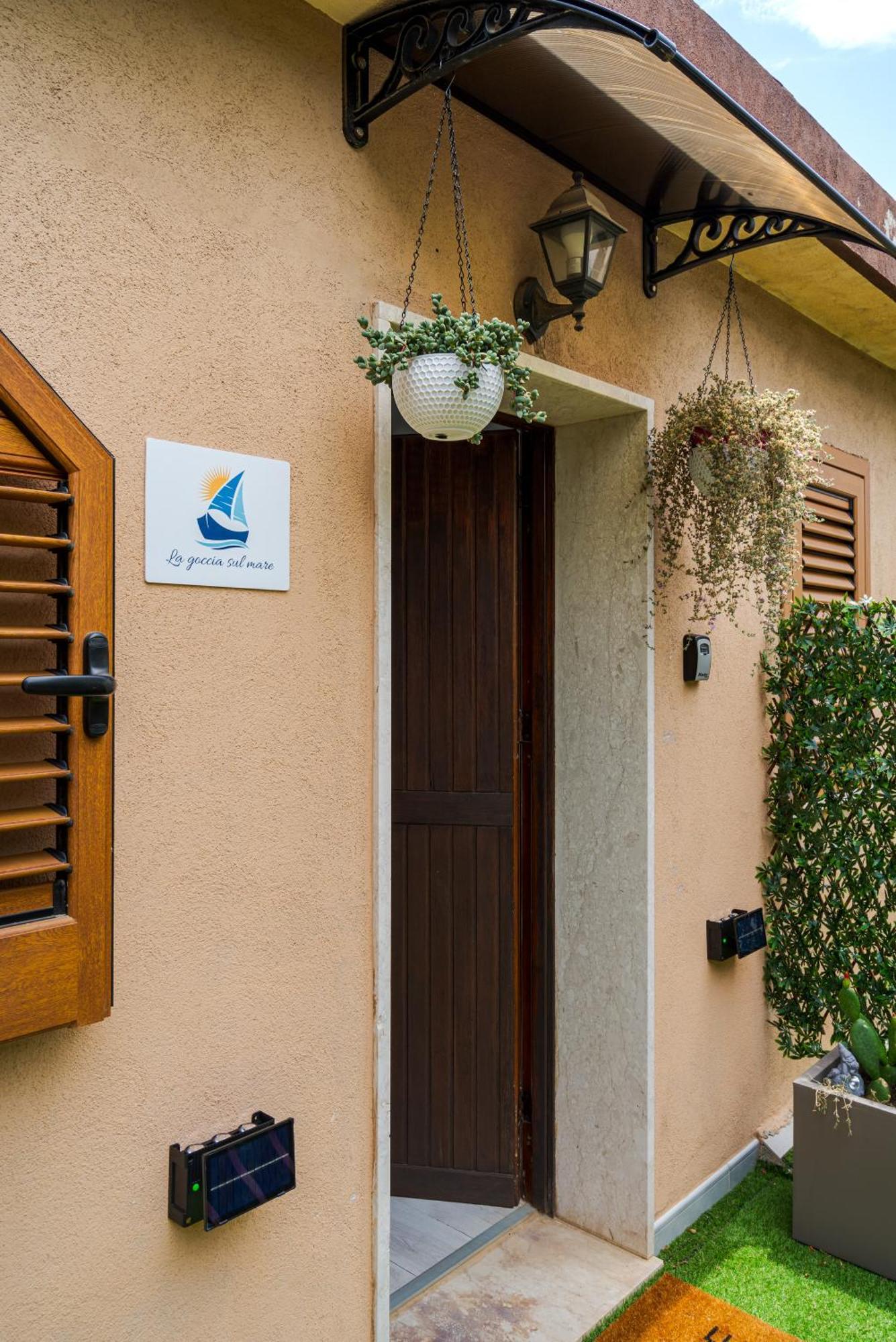 Apartamento La Goccia Sul Mare Letojanni Exterior foto
